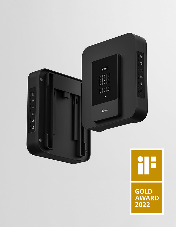 Auf diesem Bild ist die Vorderseite und die Rückseite des Produkts Solego 2.0 mit dem iF Design Award 2022 Gold zusehen.